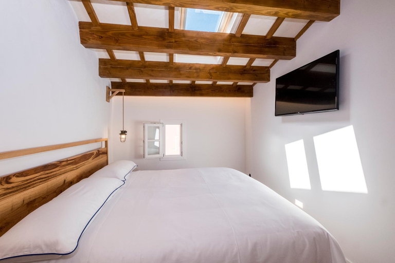 Bedroom 2, Nao Catedral Boutique Hotel, Baleares