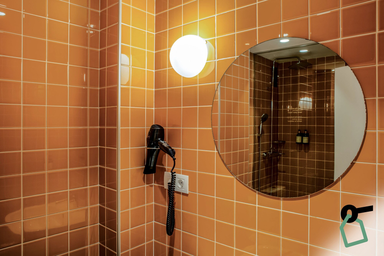 Bathroom 3, Hotiday Barcelona Colom, Barcelona