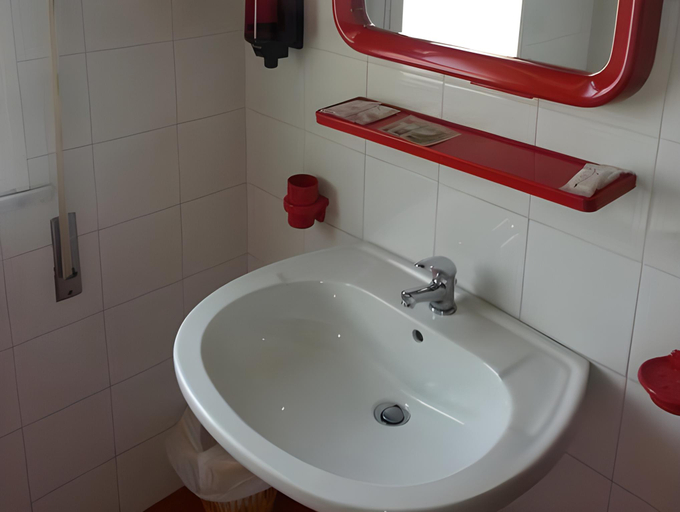 Bathroom 3, Franco Il Conte, Palermo