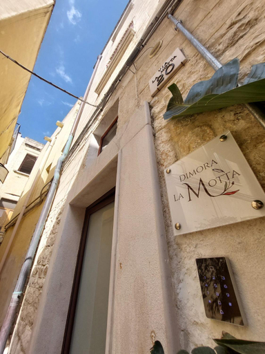 Others 2, Dimora la Motta, Bari