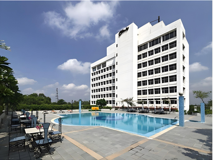 Others 4, Clarks Avadh, Lucknow, Lucknow