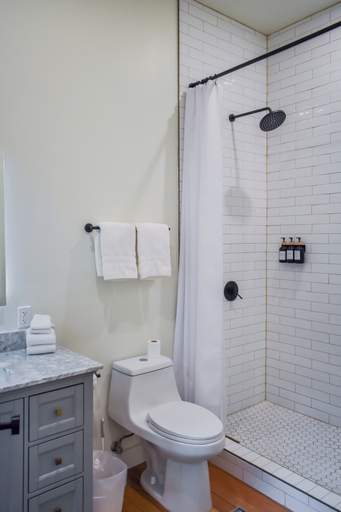 Bathroom 3, Warner Hotel, Cochise
