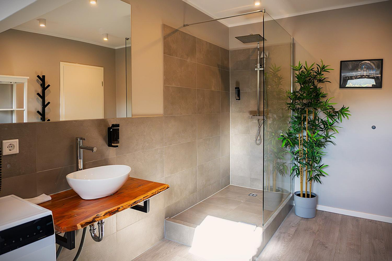 Bathroom 5, Liro Hotel Viersen, Viersen