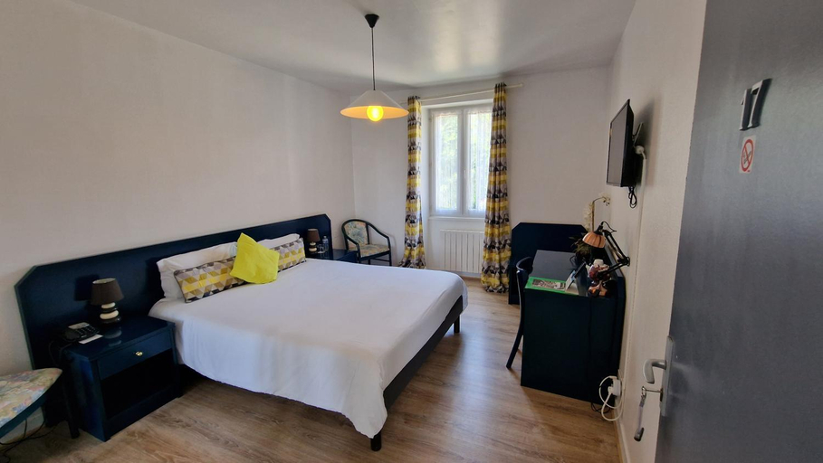 Bedroom 2, Hotel Saint Jacques, Sarthe