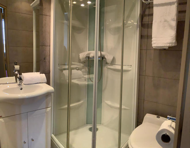 Bathroom 3, Les 3 rois by YY, Calvados