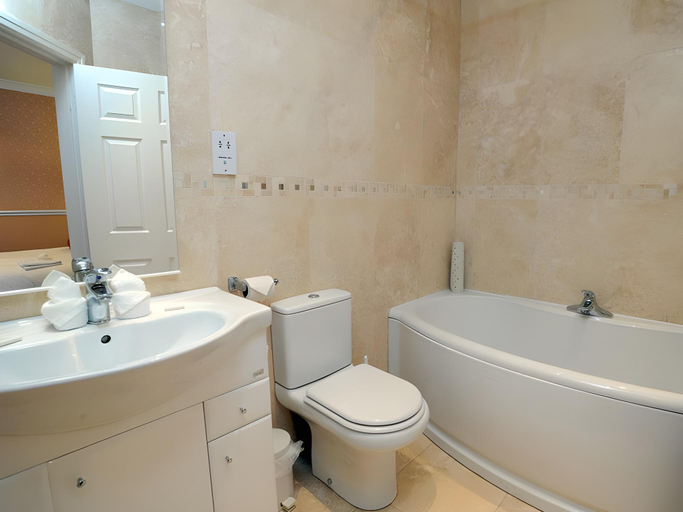 Bathroom 3, Palm Court Hotel, North Yorkshire