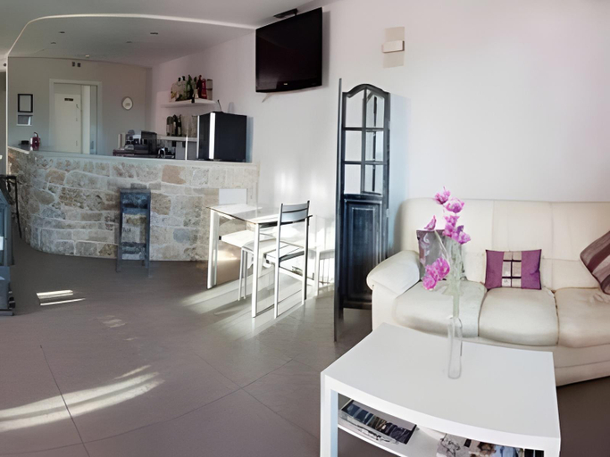 Others 5, Hotel Valdelinares (Soria), Soria