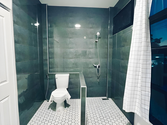 Bathroom 3, sky view home and hostel chiangmai, Muang Chiang Mai