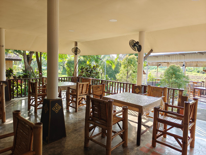 Food & Drinks 5, The Oriental Village Resort, K. Mae On