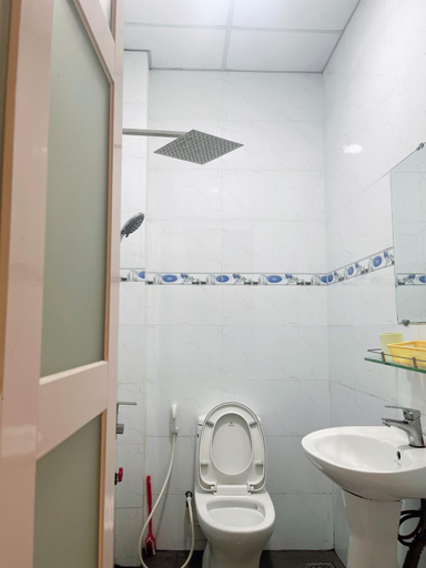Bathroom 3, Nguyên Thanh Hotel, District 9