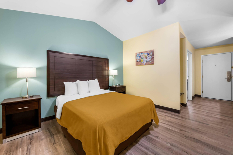 Bedroom 3, Econo Lodge Inn & Suites Eau Claire South, Eau Claire