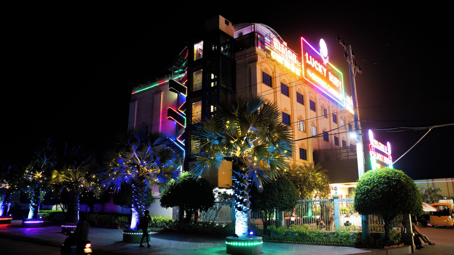Exterior & Views 2, Lucky Ruby Border Casino, Kampong Rou