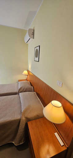 Others 5, Pianisi Albergo, Campobasso