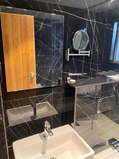 Bathroom 4, Hotel Mumbai House - Malad Valnai, Mumbai Suburban