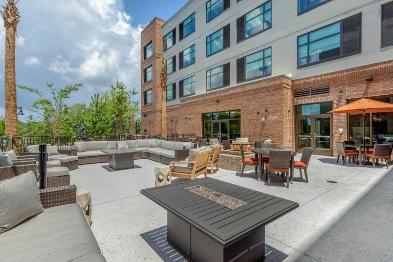 Exterior & Views 2, DoubleTree by Hilton Charleston Riverview, Charleston