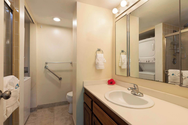 Bathroom 3, Honu Hale Minutes Away From the Beach!, Hawaii