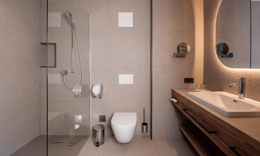 Bathroom 4, Hotel Koniggut, Salzburg Umgebung