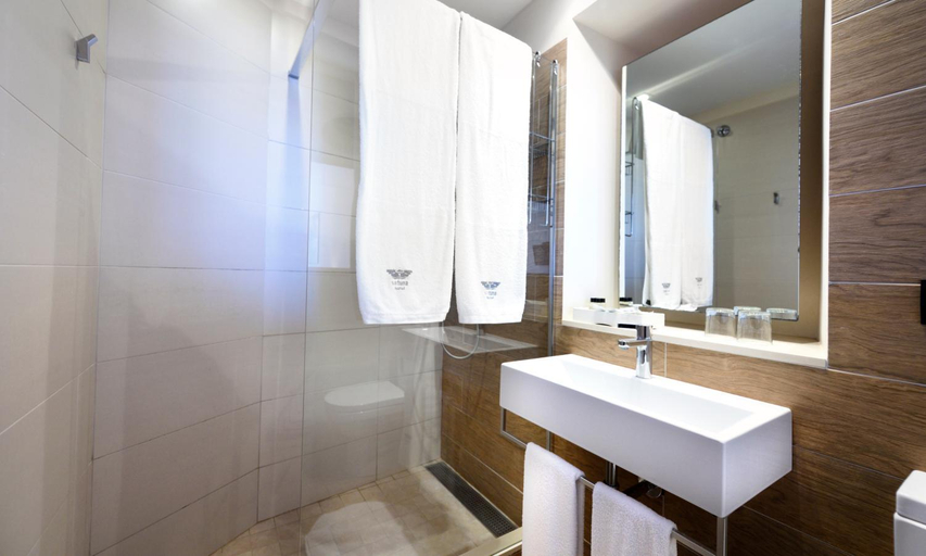 Bathroom 3, Hotel Sa Tuna, Girona