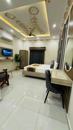 Facilities, Hotel Breezy, Lahore