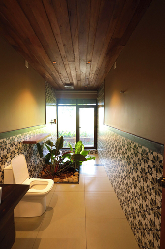 Bathroom 5, Calithra Boutique Resort, Wayanad
