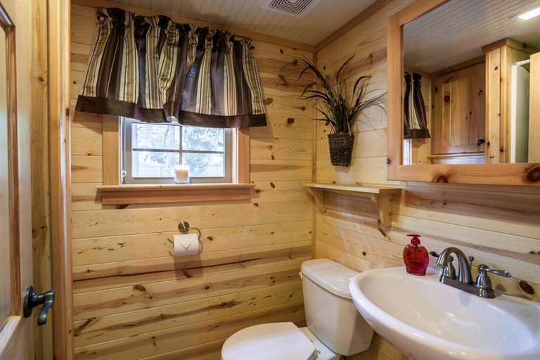 Bathroom, Pine Haven, Cape May
