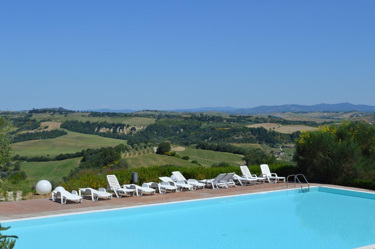 Sport & Beauty 2, House with private garden in the Crete Senesi, Siena