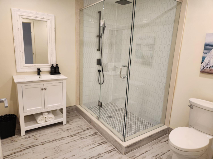 Bathroom 4, The Sands, Lake Hurron