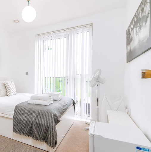 Bedroom 3, Gorgeous Wembley Flat, London