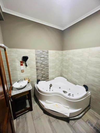 Bathroom 4, Under The Shade Safari Lodge, Arusha Urban