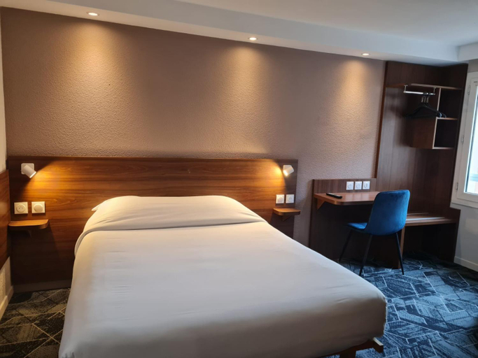 Bedroom 4, Hotel Arcades, Hautes-Pyrénées