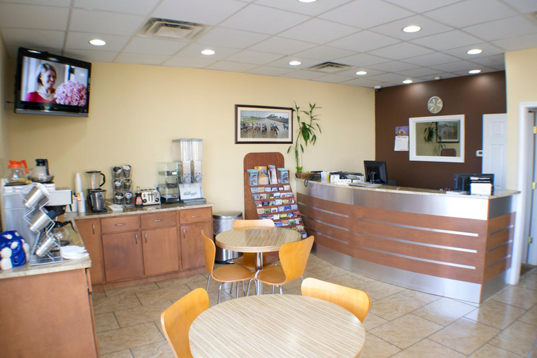 Public Area 3, Bluegrass Inn, Franklin