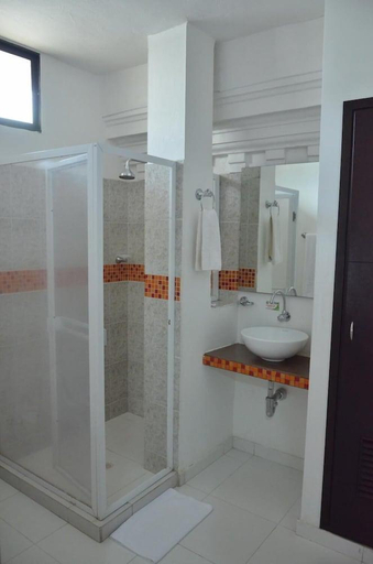 Bathroom 4, Park Hotel, Santa Marta (Dist. Esp.)