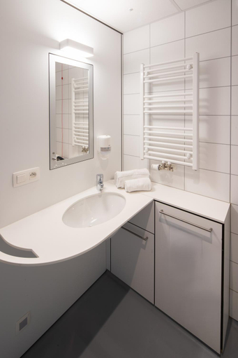 Bathroom 2, Hotel Den Briel, Oost-Vlaanderen