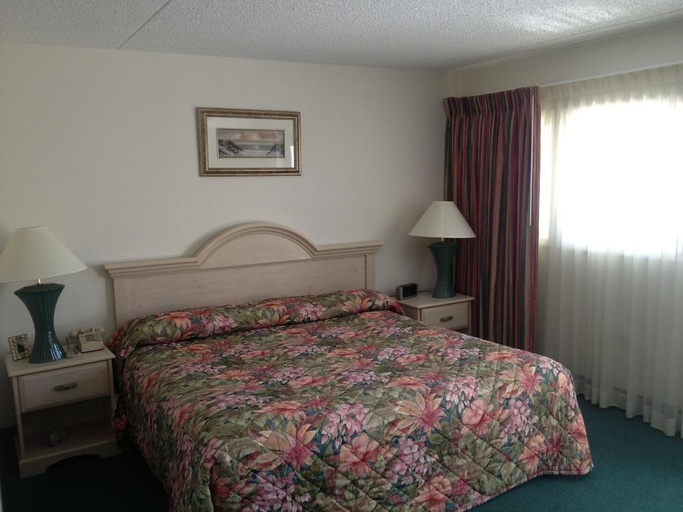 Bedroom 2, Biscayne Suites, Cape May