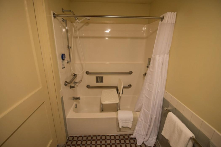 Bathroom 5, Skyland Resort, Page