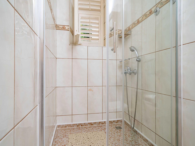 Bathroom 3, Apartments  Rooms Mara  Petrunjela - Deluxe Double Room with Sea View, Konavle