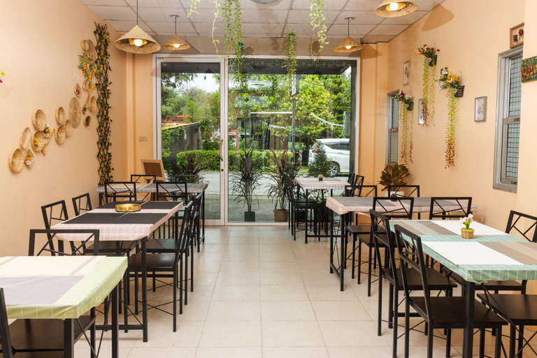 Food & Drinks 4, Taw Win Place, Muang Chiang Mai