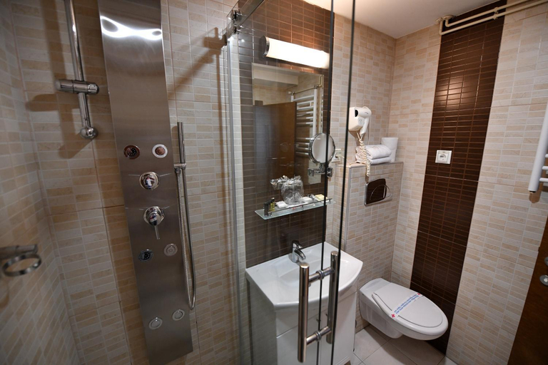Bathroom 4, Hotel Beograd, Čačak
