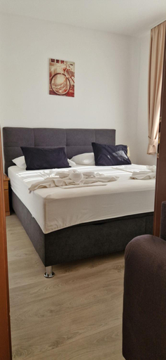 Bedroom 3, Viktorija, Seget