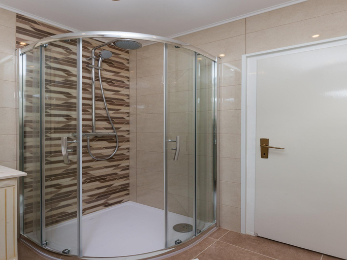 Bathroom 3, ApartmentRooms Savonari - Superior Double Room with Balcony and Sea View Soba 1, Pojezerje