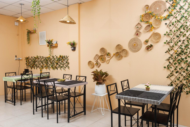Food & Drinks 5, Taw Win Place, Muang Chiang Mai