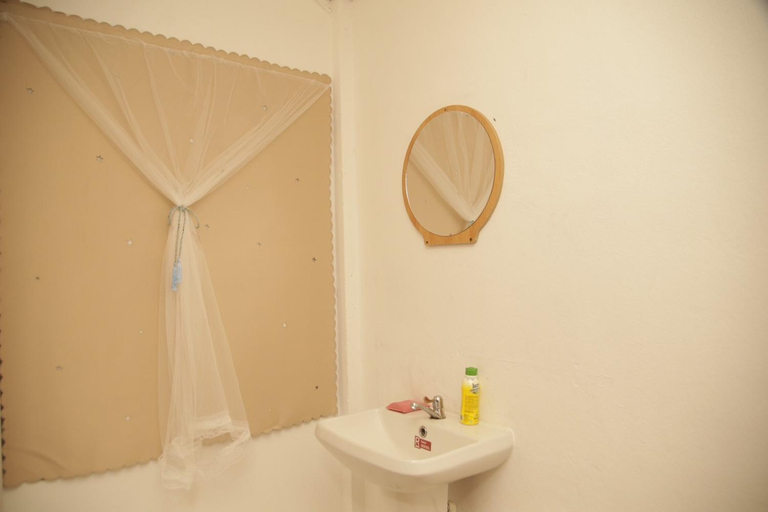 Bathroom 4, Friend's House Arak, Muang Chiang Mai
