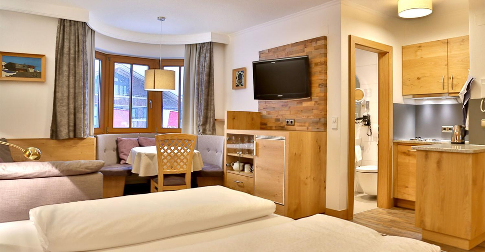 Bedroom 3, Aparthotel Acksteiner inklusive Sommerkarte PREMIUM, Landeck