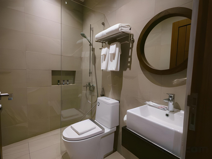 Bathroom 4, The Manaoag Hotel, Manaoag