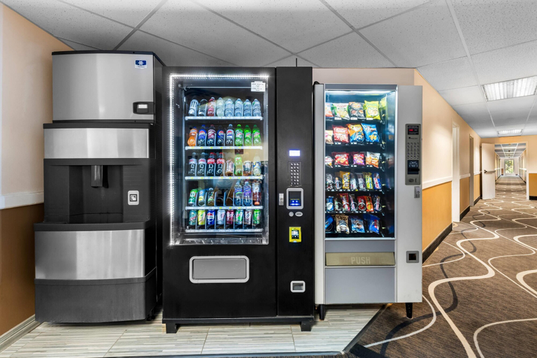 Food & Drinks 5, Econo Lodge Inn & Suites Eau Claire South, Eau Claire