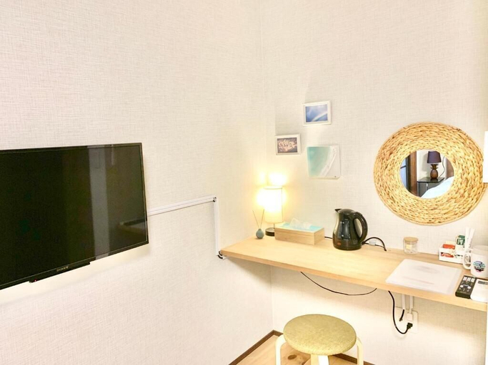 Room 2, ALOHADAYS Nishijin Guesthouse, Kyoto