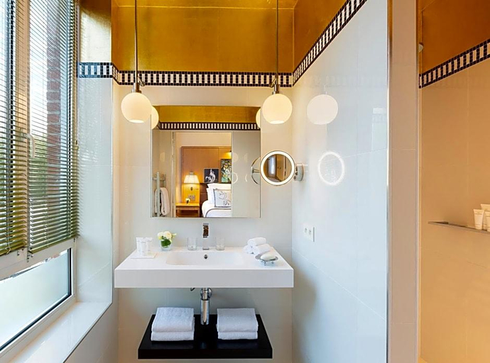 Bathroom 5, Hotel Barriere Le Westminster, Pas-de-Calais