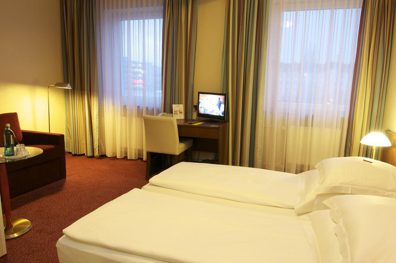 Bedroom 3, Hotel Central Hamburg, Hamburg