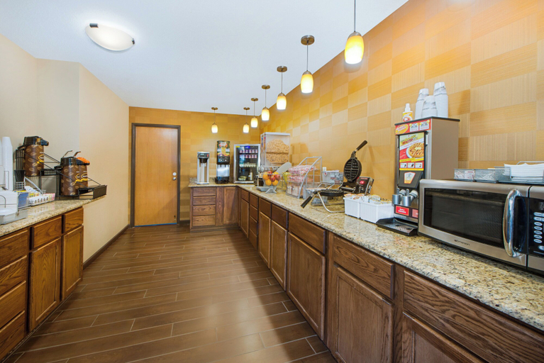 Food & Drinks 5, Quality Inn Fairfield, Jefferson