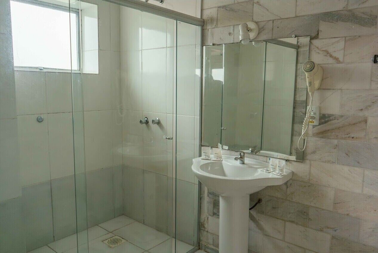 Bathroom 4, Hotel Dan Inn Express Porto Alegre by Nacional Inn, Porto Alegre